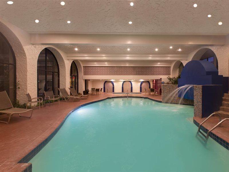 Aksarben Suites Trademark Collection By Wyndham Omaha Ngoại thất bức ảnh