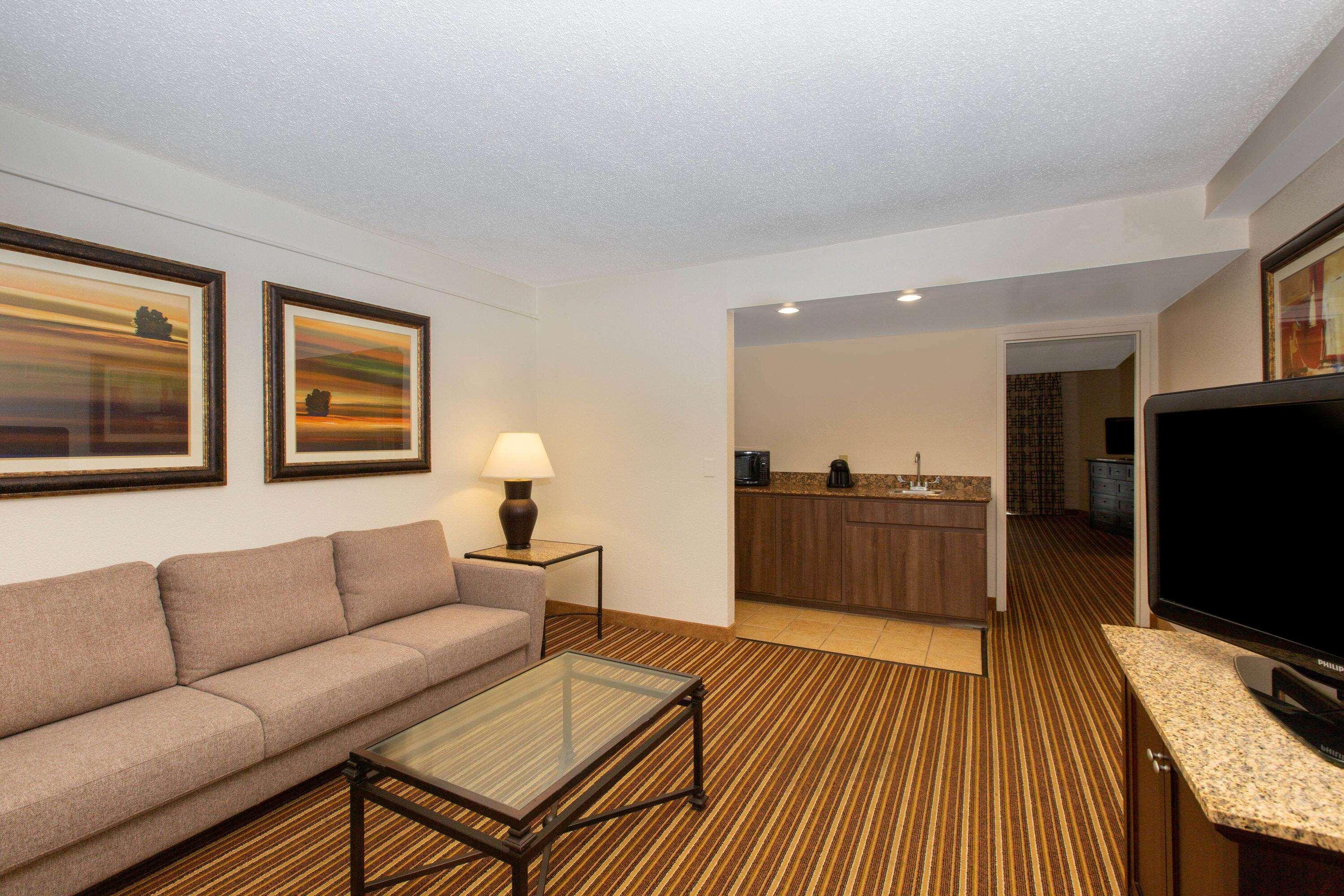 Aksarben Suites Trademark Collection By Wyndham Omaha Ngoại thất bức ảnh