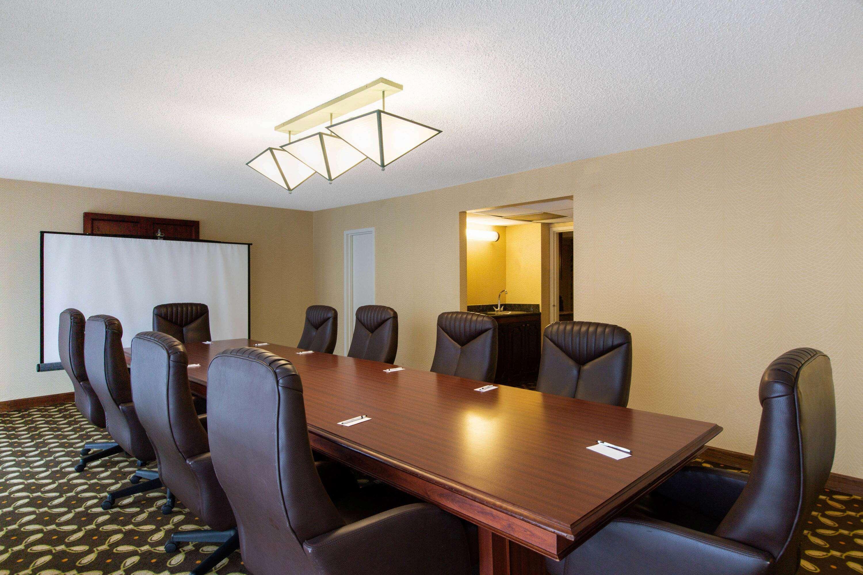 Aksarben Suites Trademark Collection By Wyndham Omaha Ngoại thất bức ảnh