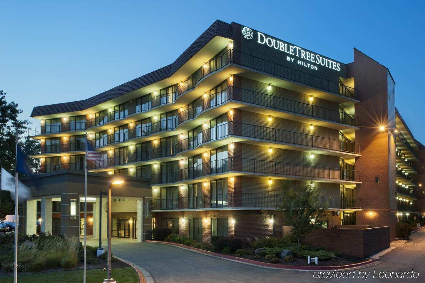 Aksarben Suites Trademark Collection By Wyndham Omaha Ngoại thất bức ảnh