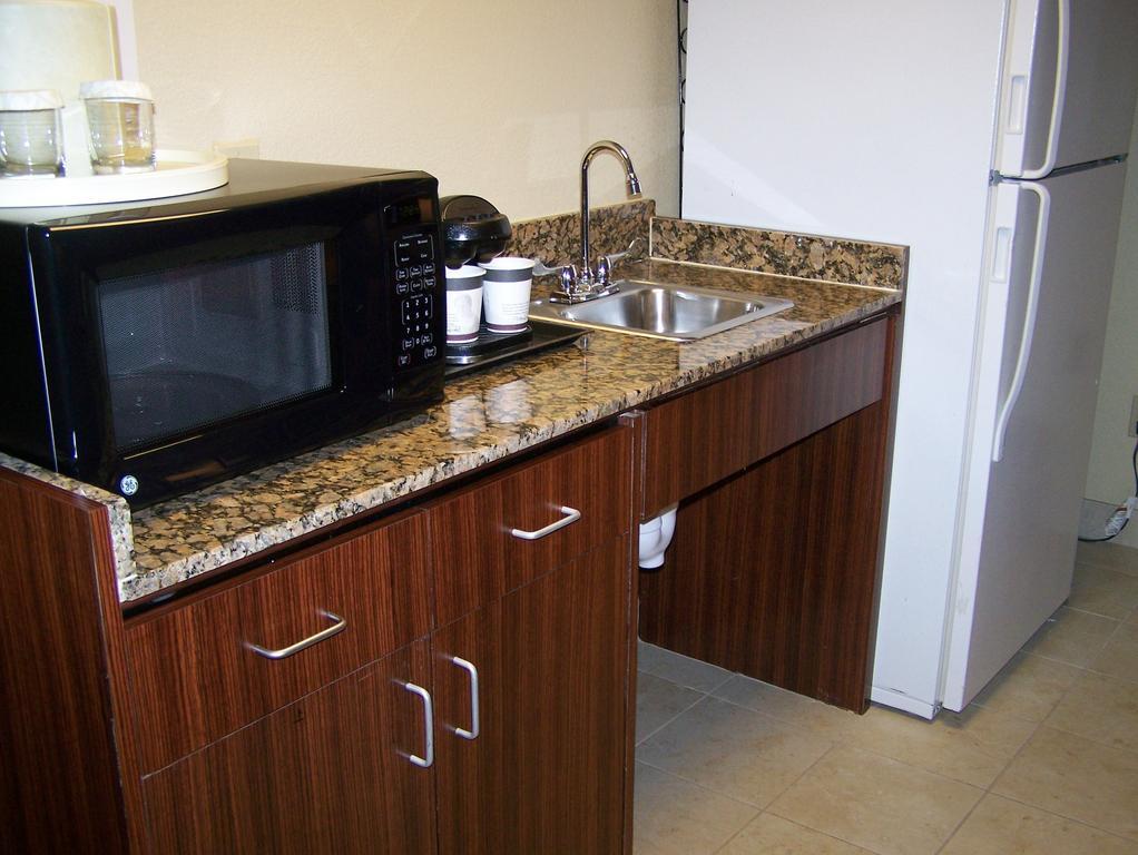 Aksarben Suites Trademark Collection By Wyndham Omaha Phòng bức ảnh