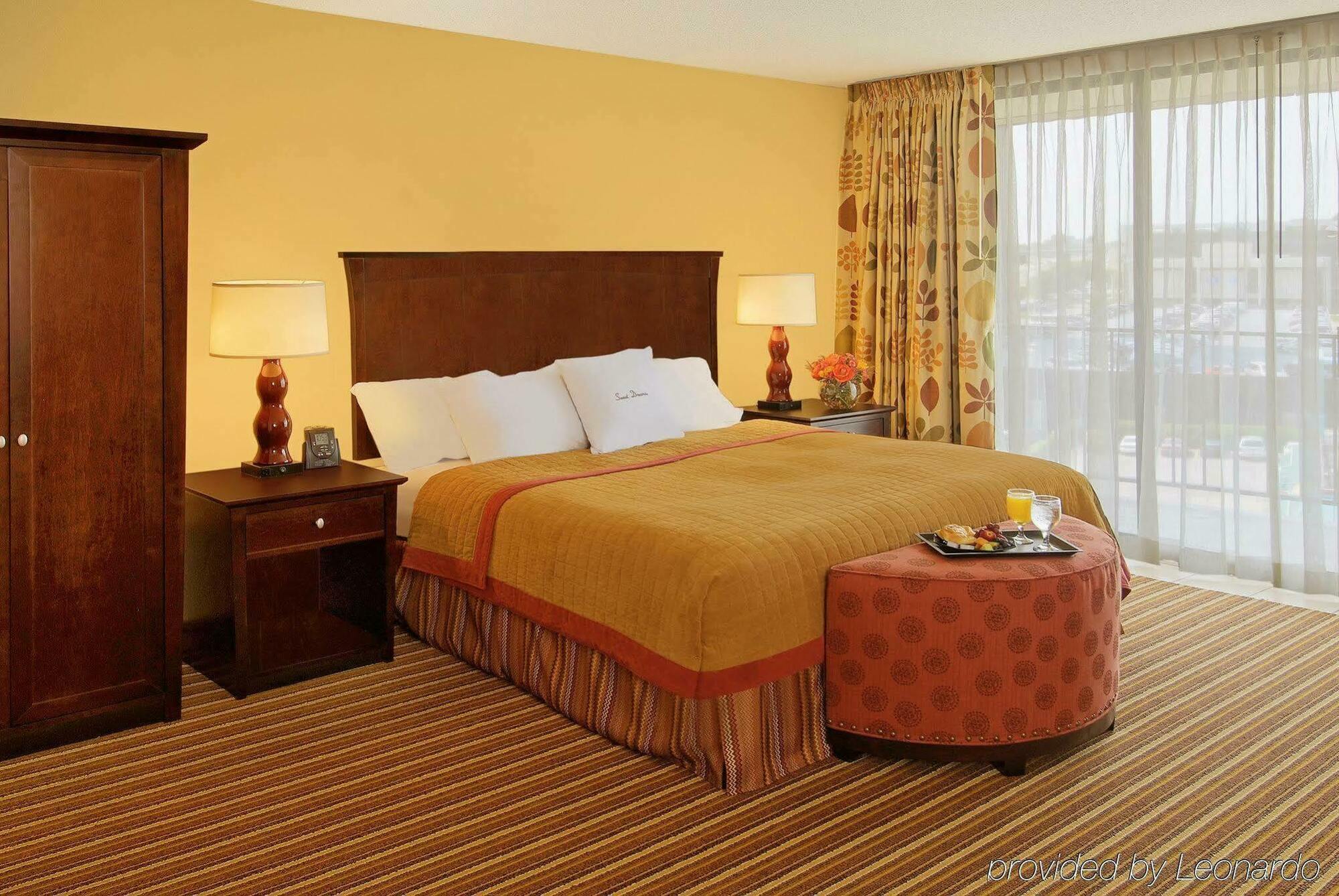 Aksarben Suites Trademark Collection By Wyndham Omaha Ngoại thất bức ảnh