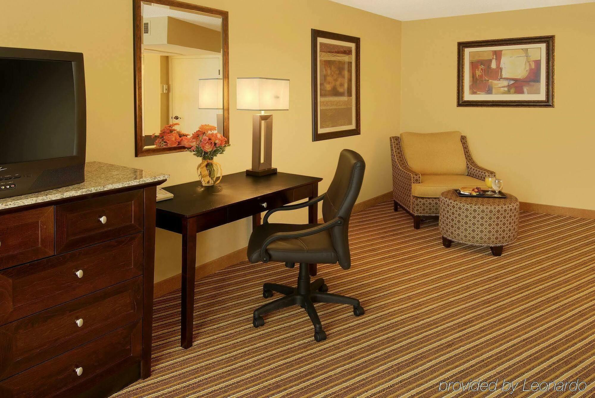 Aksarben Suites Trademark Collection By Wyndham Omaha Phòng bức ảnh